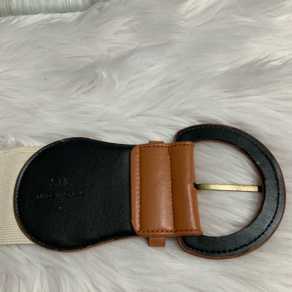 Laser Cut Floral Detail Statement Belt NWOT - Picture 8 of 8